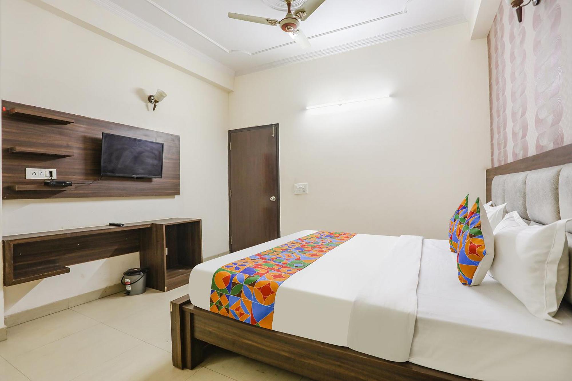 Fabhotel Corporate Stay Нойда Экстерьер фото