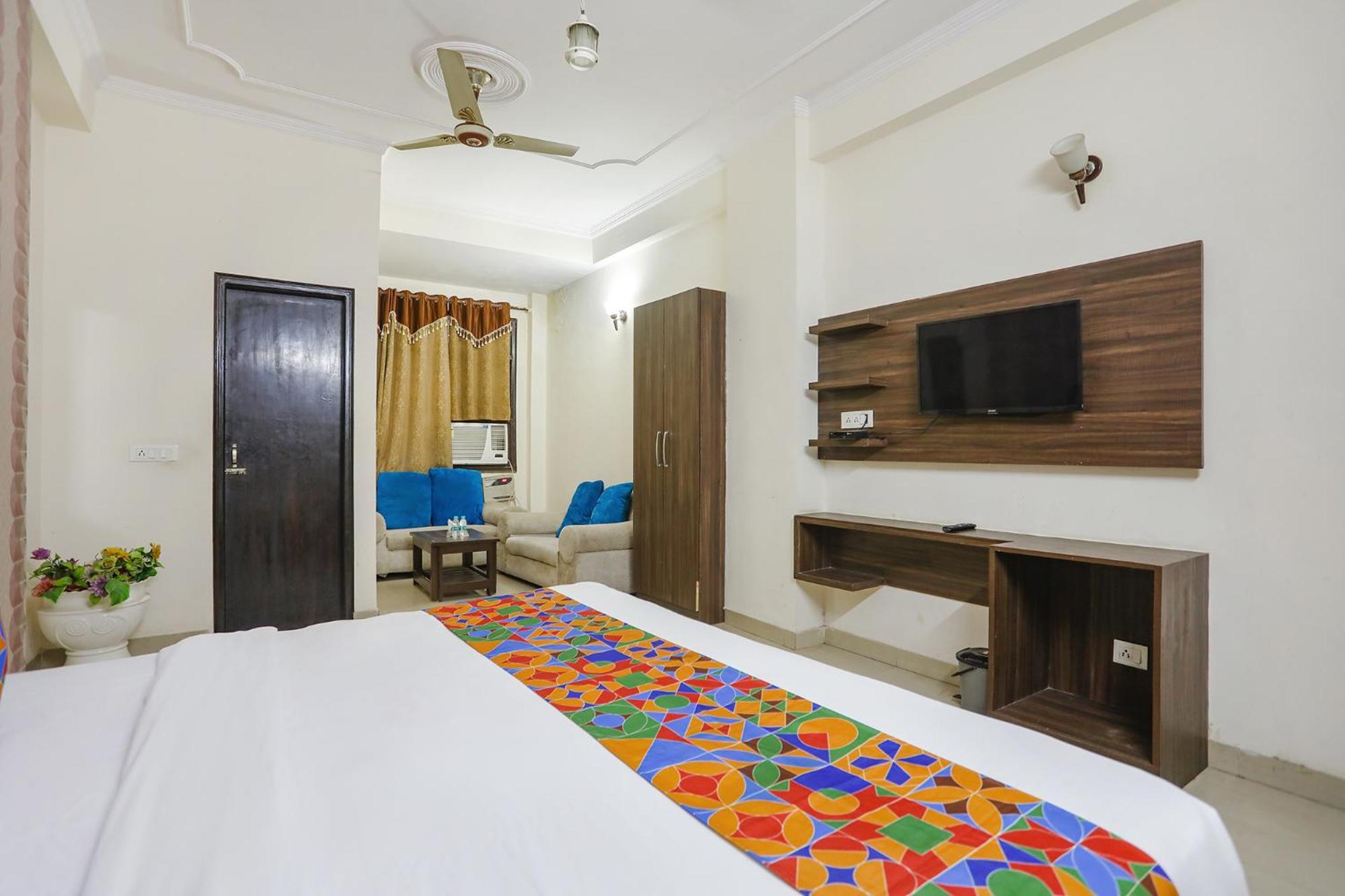 Fabhotel Corporate Stay Нойда Экстерьер фото