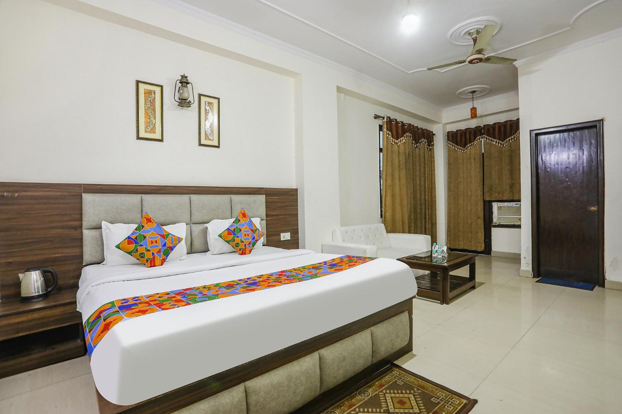 Fabhotel Corporate Stay Нойда Экстерьер фото