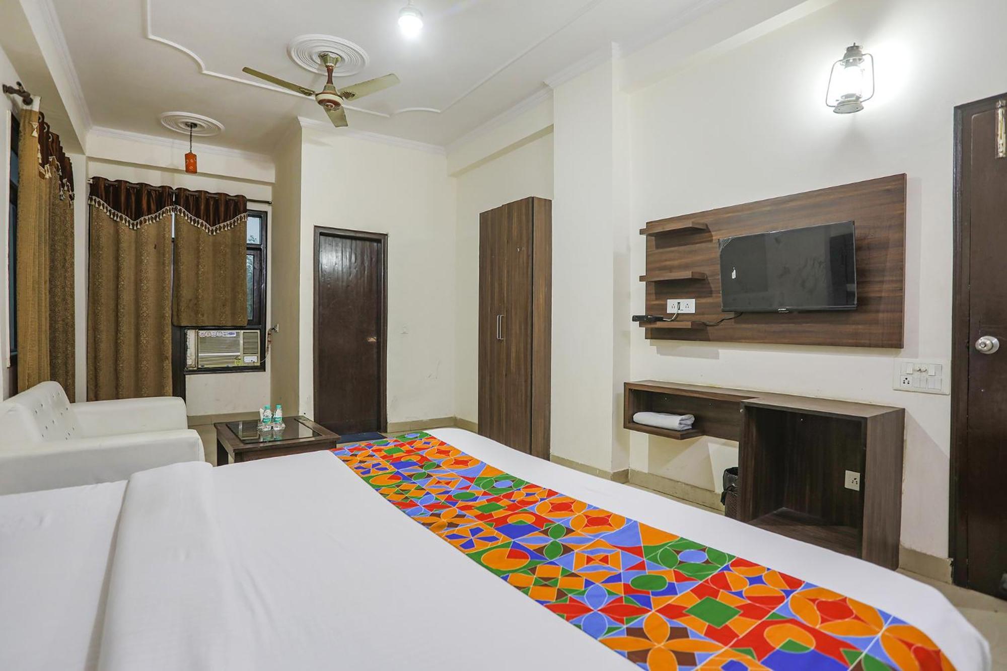 Fabhotel Corporate Stay Нойда Экстерьер фото